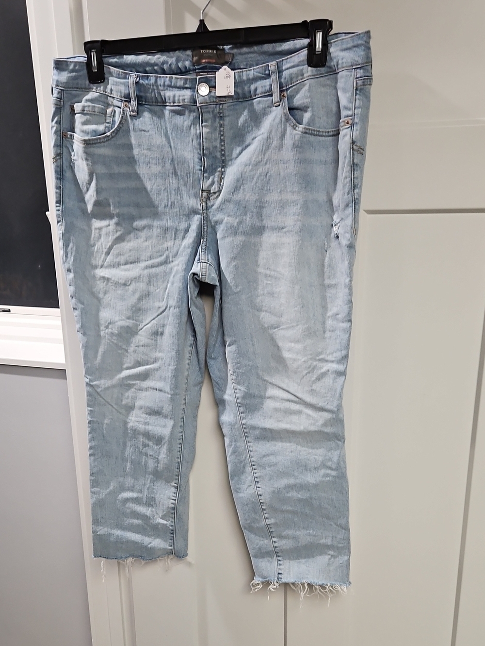 torrid Light Wash Cropped Ankle Jeans